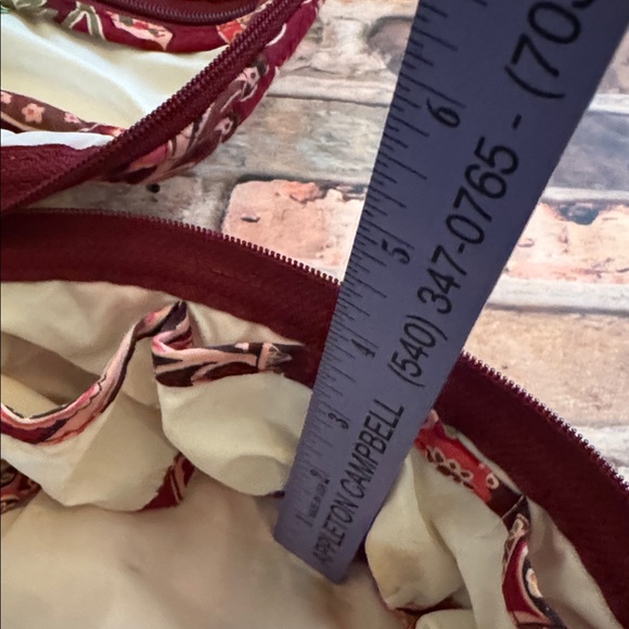 Vera Bradley 2005 Piccadilly Plum Oval Cosmetic Round - Picture 6 of 8